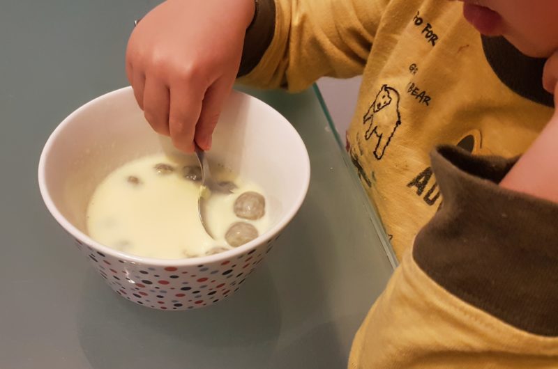 Ajdove kroglice v mleku